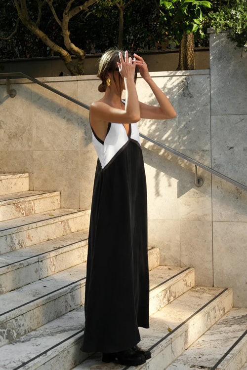 Easily Gorgeous V-Neck Sleeveless Maxi Dress